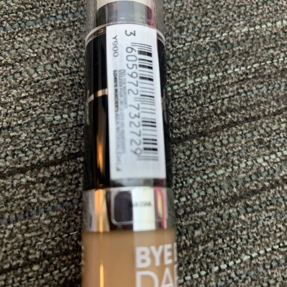 It Cosmetics Bye Bye Dark Spots Concealer + Serum - 40 Tan Cool - 0.22 oz Eye - Picture 3 of 4